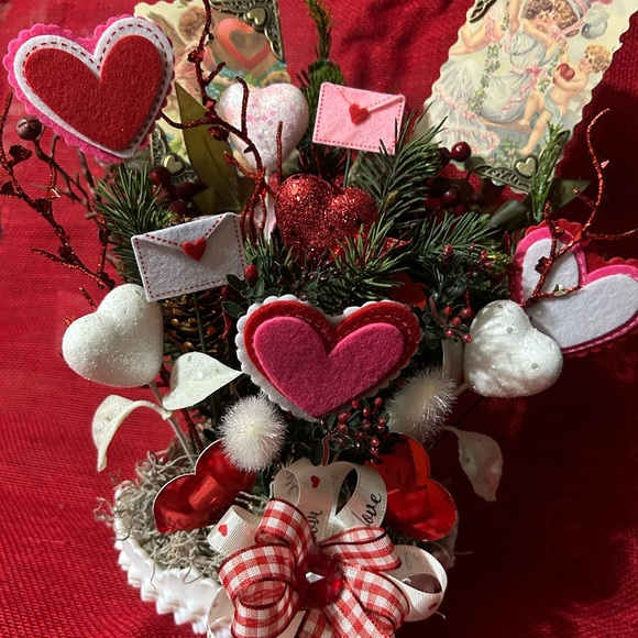 Festive Heart Bouquet w Red and Pink Accents Valentines...